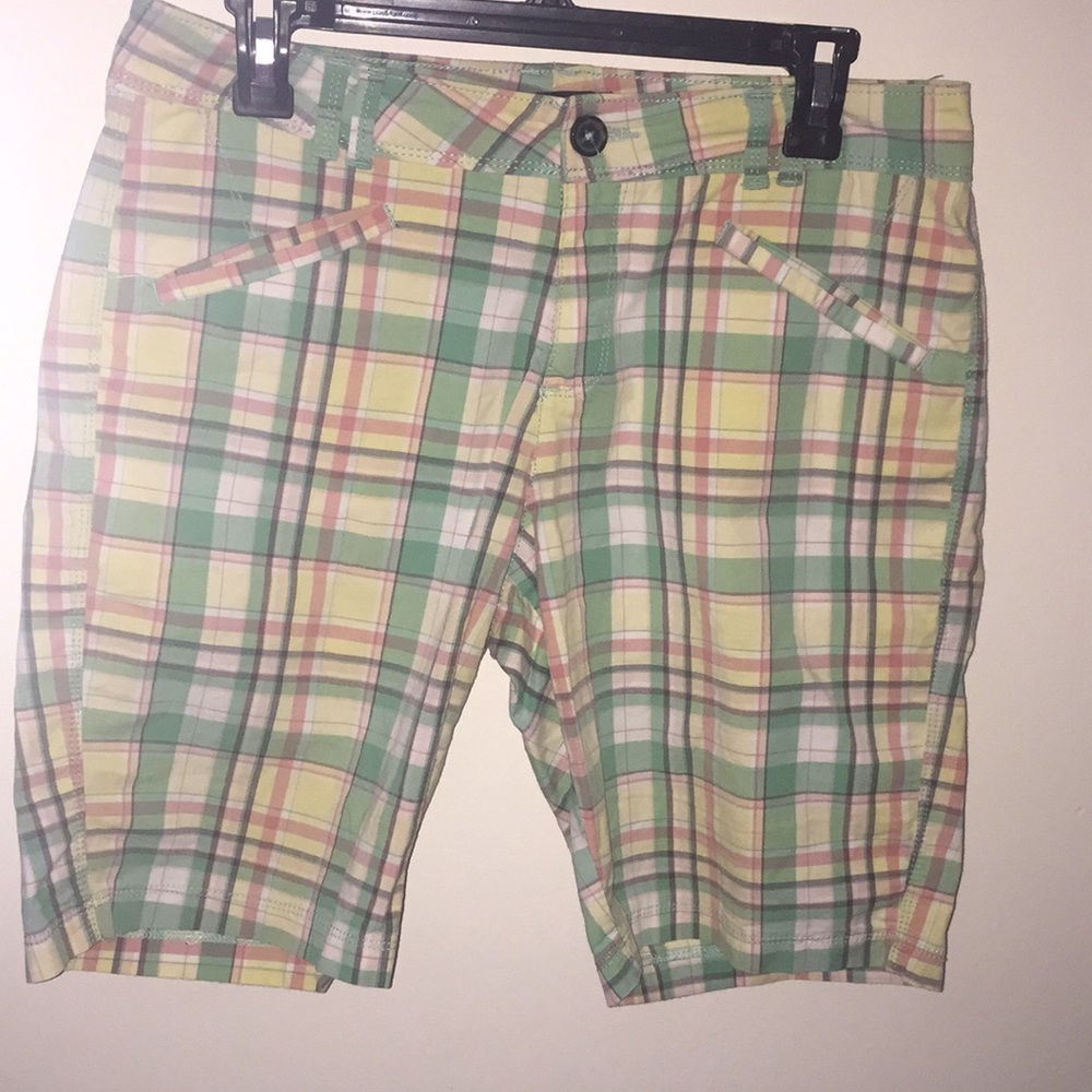 Lee natural fit plaid shorts size 6